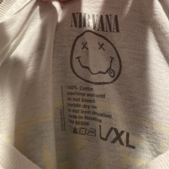 Urban Outfitters Nirvana Distressed Oversized Graphic Tee - Picture 4 of 4